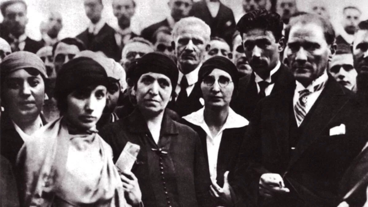 Siyasal Partiler Ve Türkiyedeki Parti Yasakları